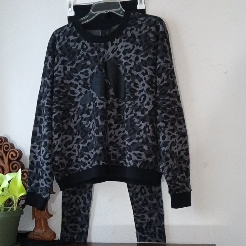 Leopard Print Black and Gray Sweatshirt and Leggings Set